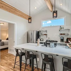 https://berkeley-hidden-gem-1br-full-kitchen-w-patio.seedenverhotels.com